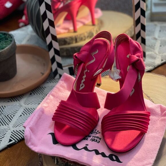 VINTAGE pair of NINA Satin Heel, NWT SZ 36.5/6.5 - Picture 4 of 6